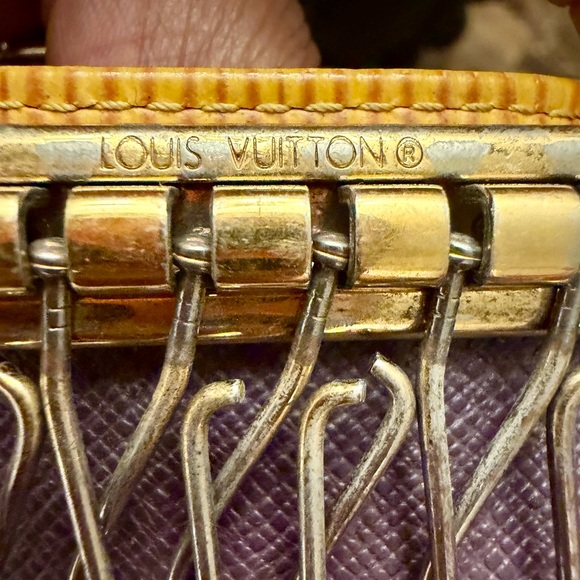 ⭐️⭐️Louis Vuitton Yellow Epi Leather 6-Ring Key-holder Wallet - Picture 11 of 15